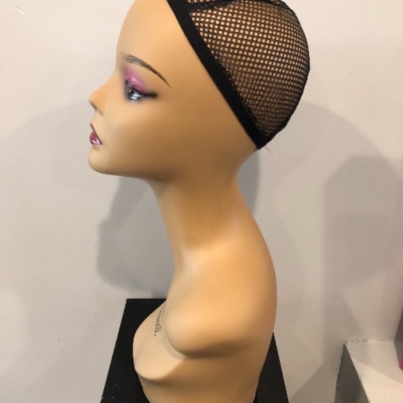18" Female Head for Wigs, Hats, Sunglasses Jewelry - Picture 2 of 4